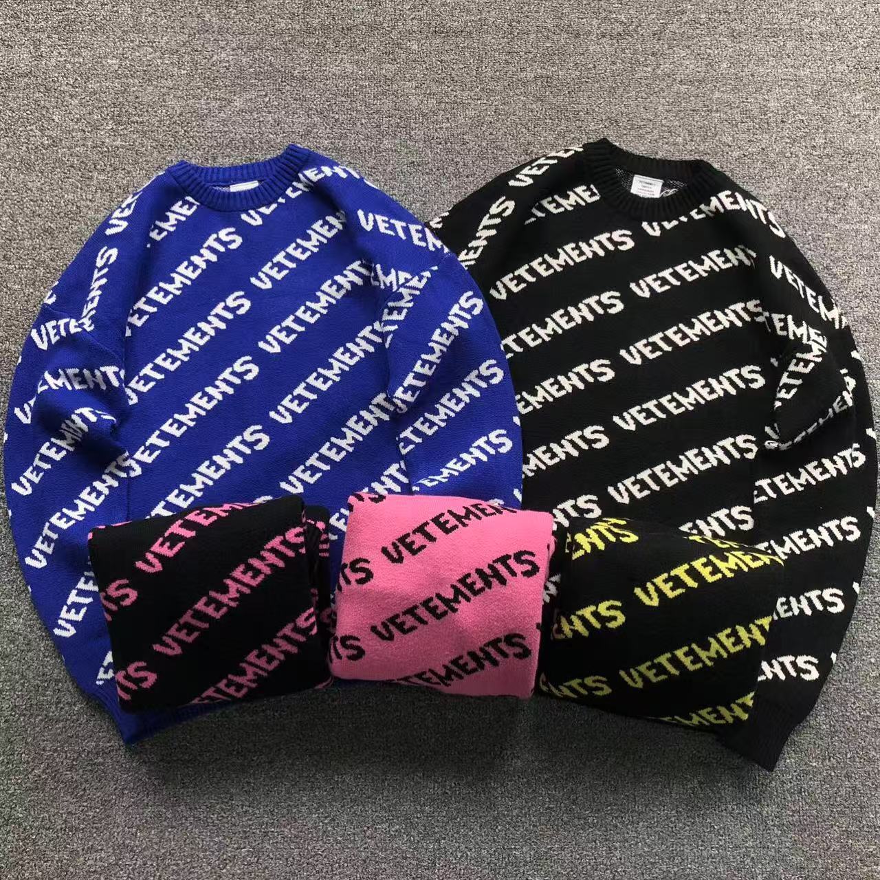 V - SWEATER