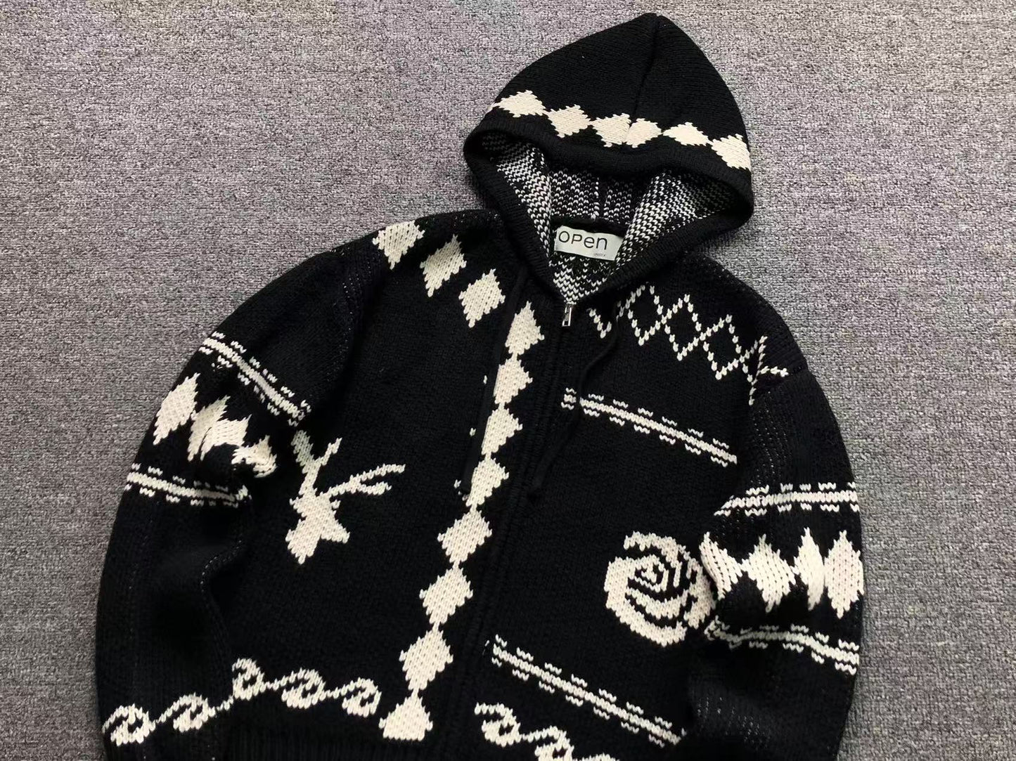 O - SWEATER