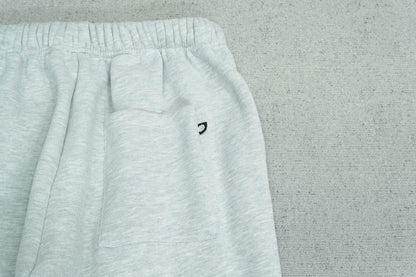 B - SWEATPANTS