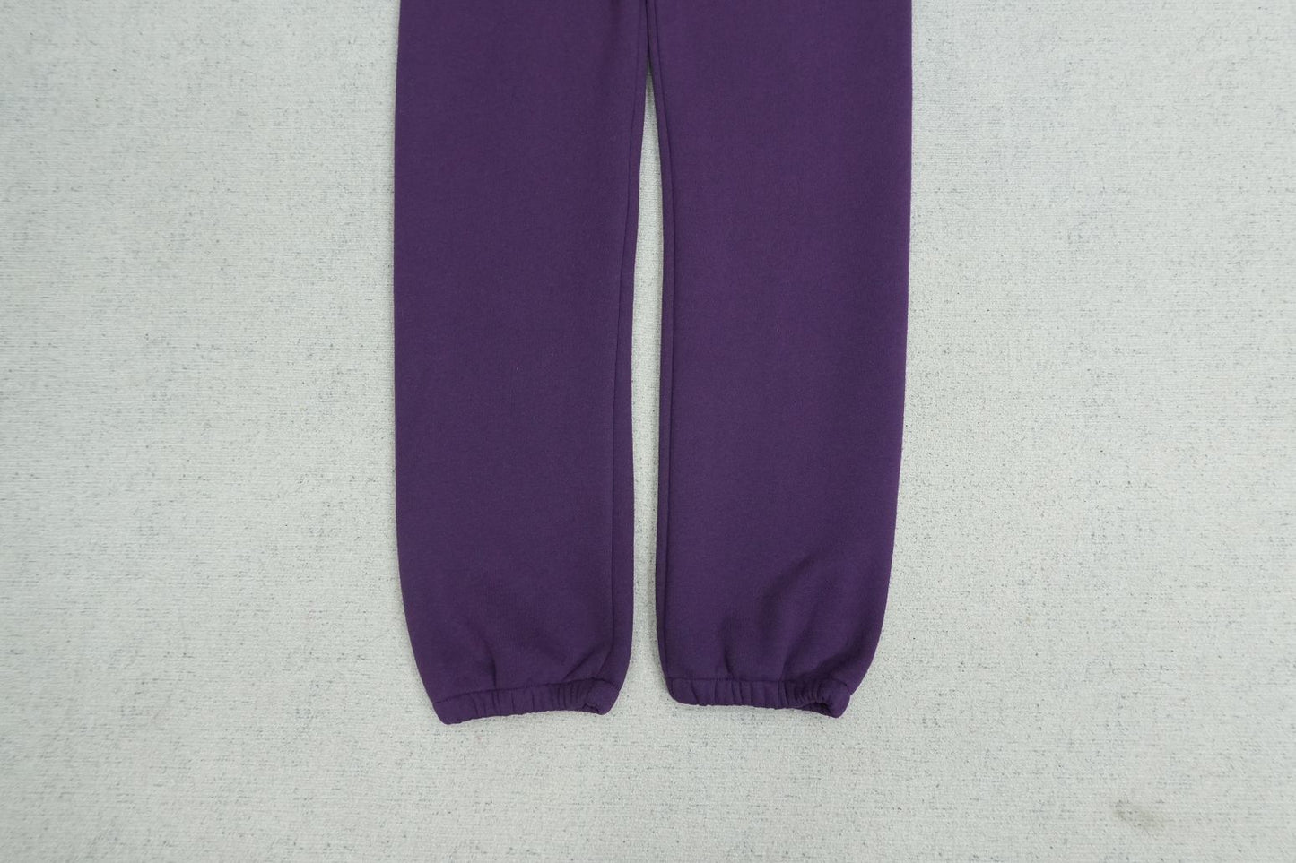S - SWEATPANTS
