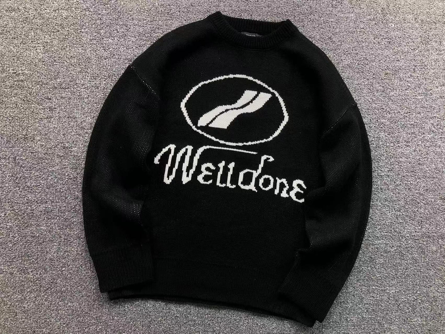 W - SWEATER