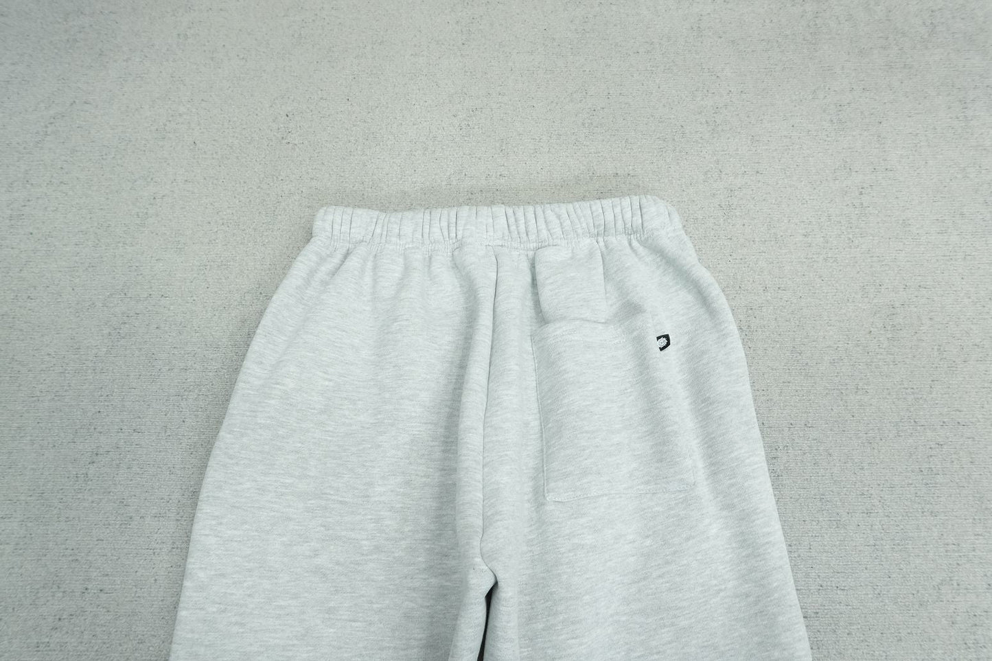 B - SWEATPANTS
