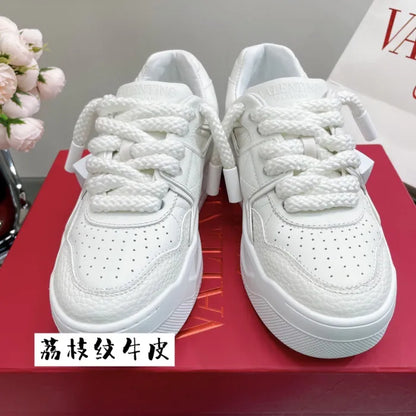 V - SNEAKERS
