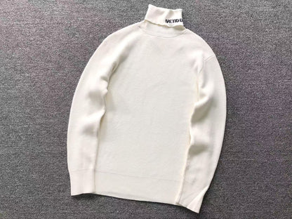 W - SWEATER
