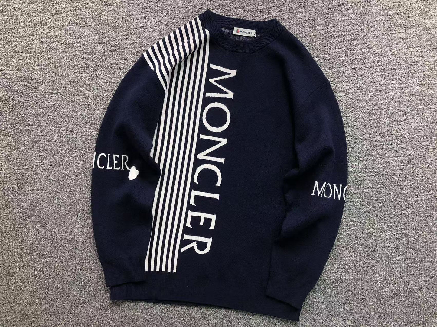 M - SWEATER