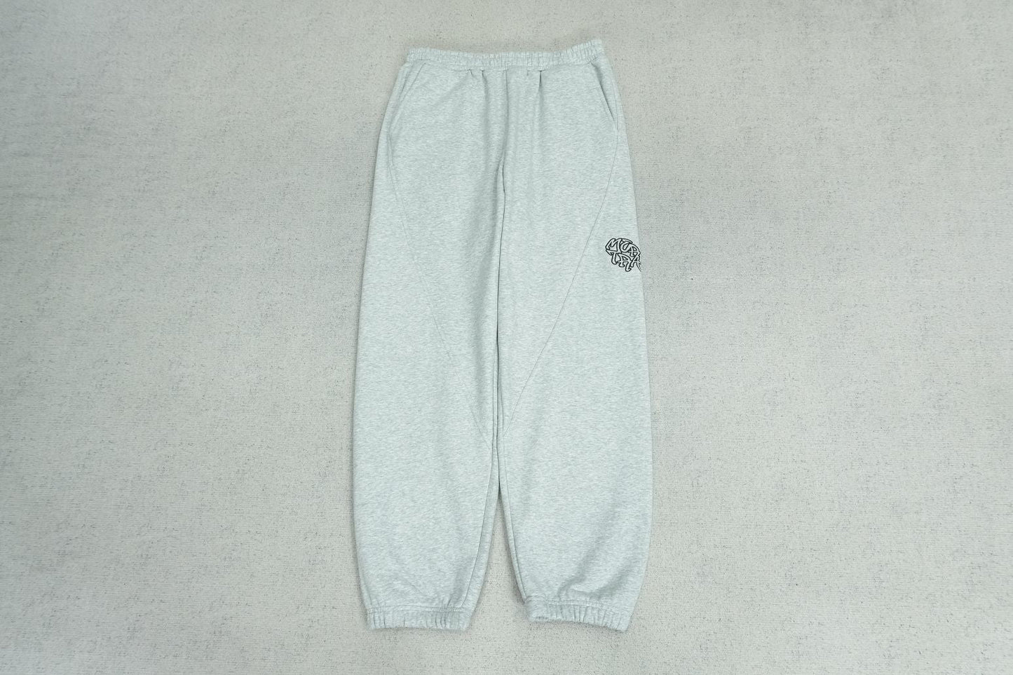 M - SWEATPANTS