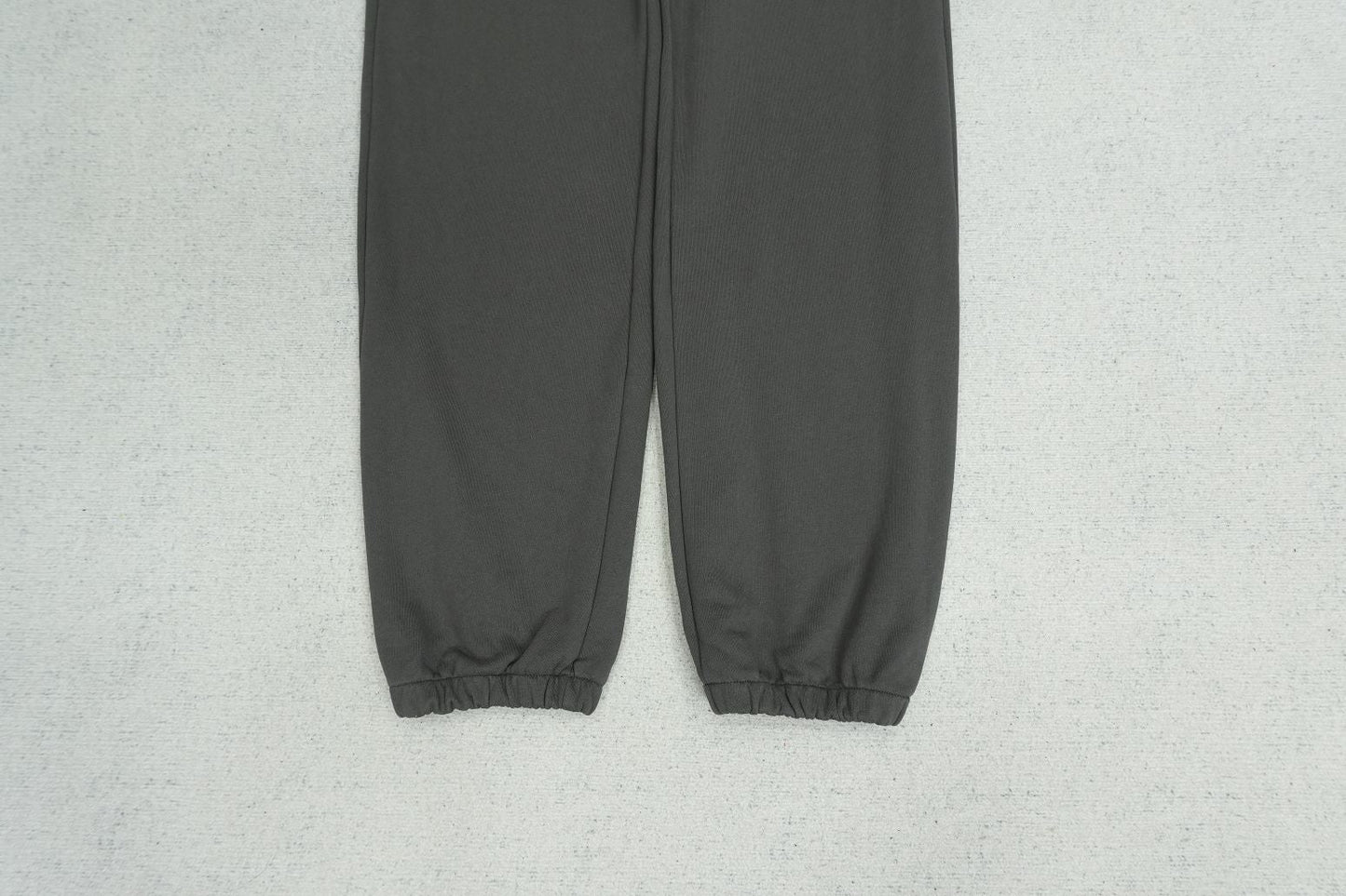 G - SWEATPANTS
