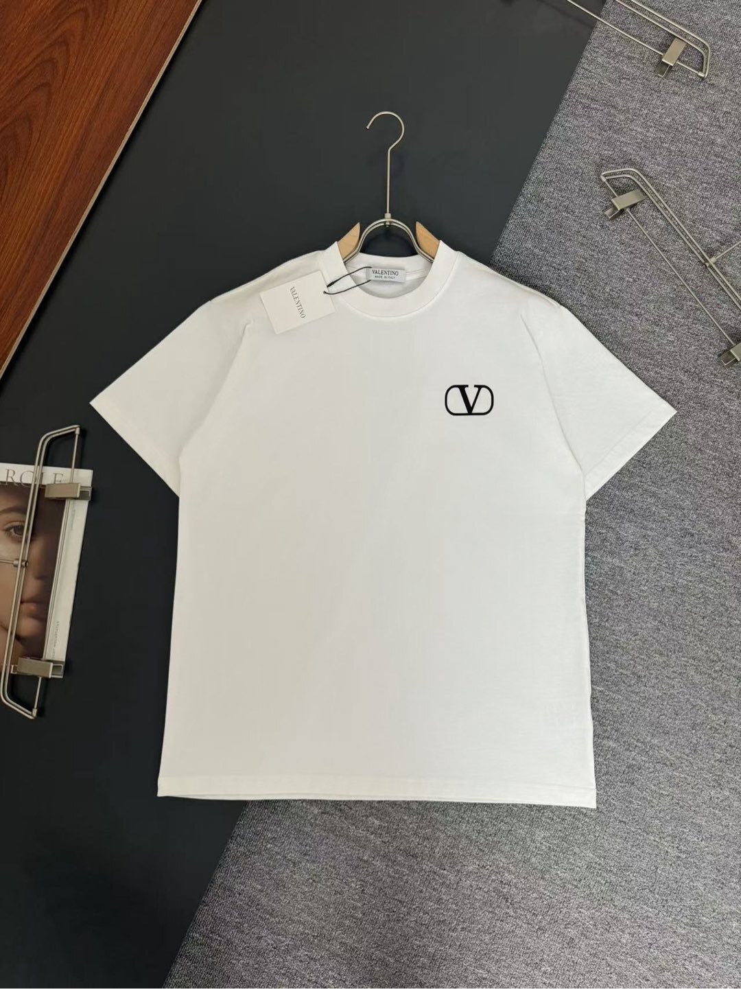 V - TSHIRT