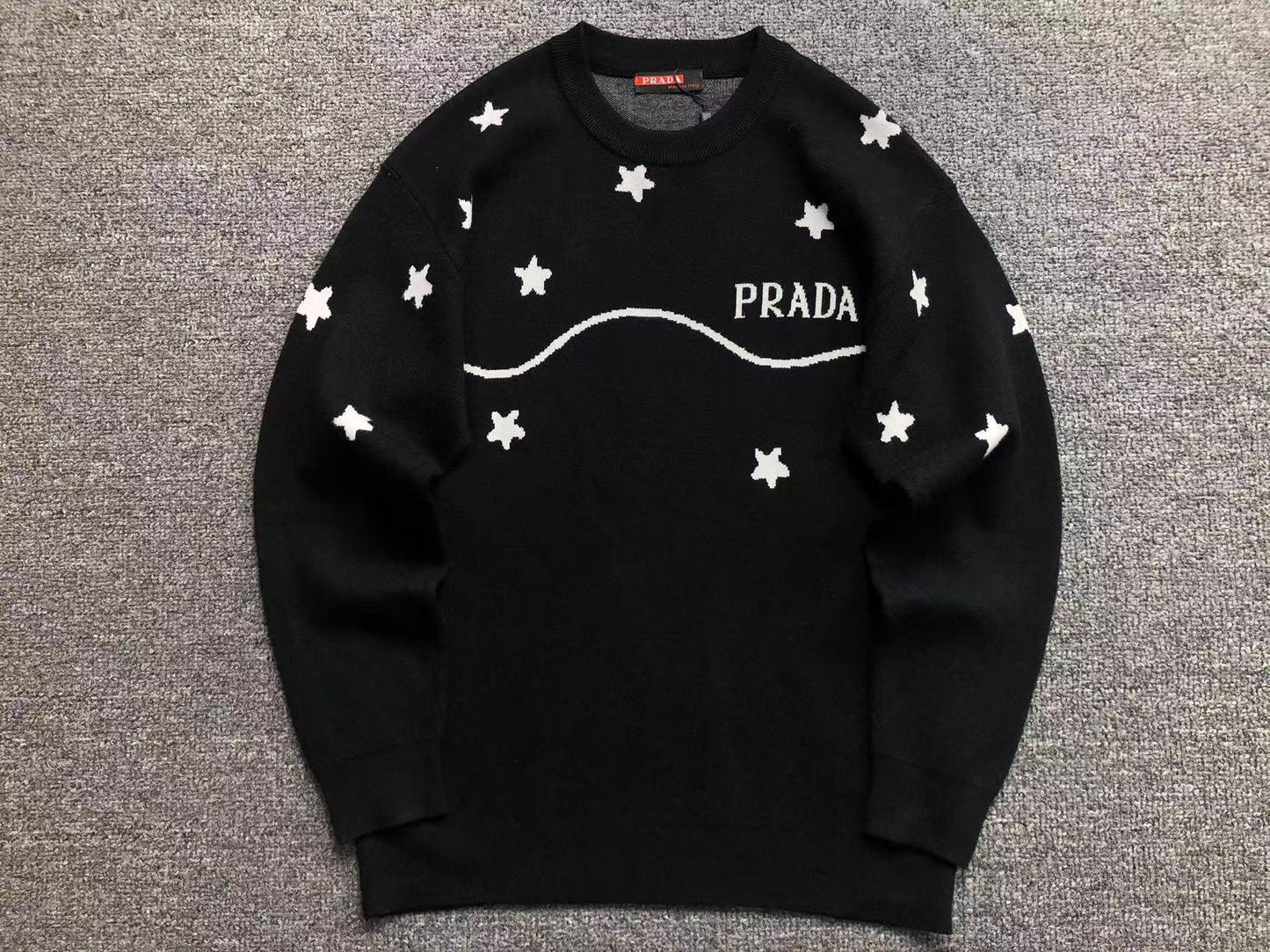 P - SWEATER