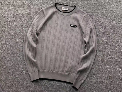 M - SWEATER