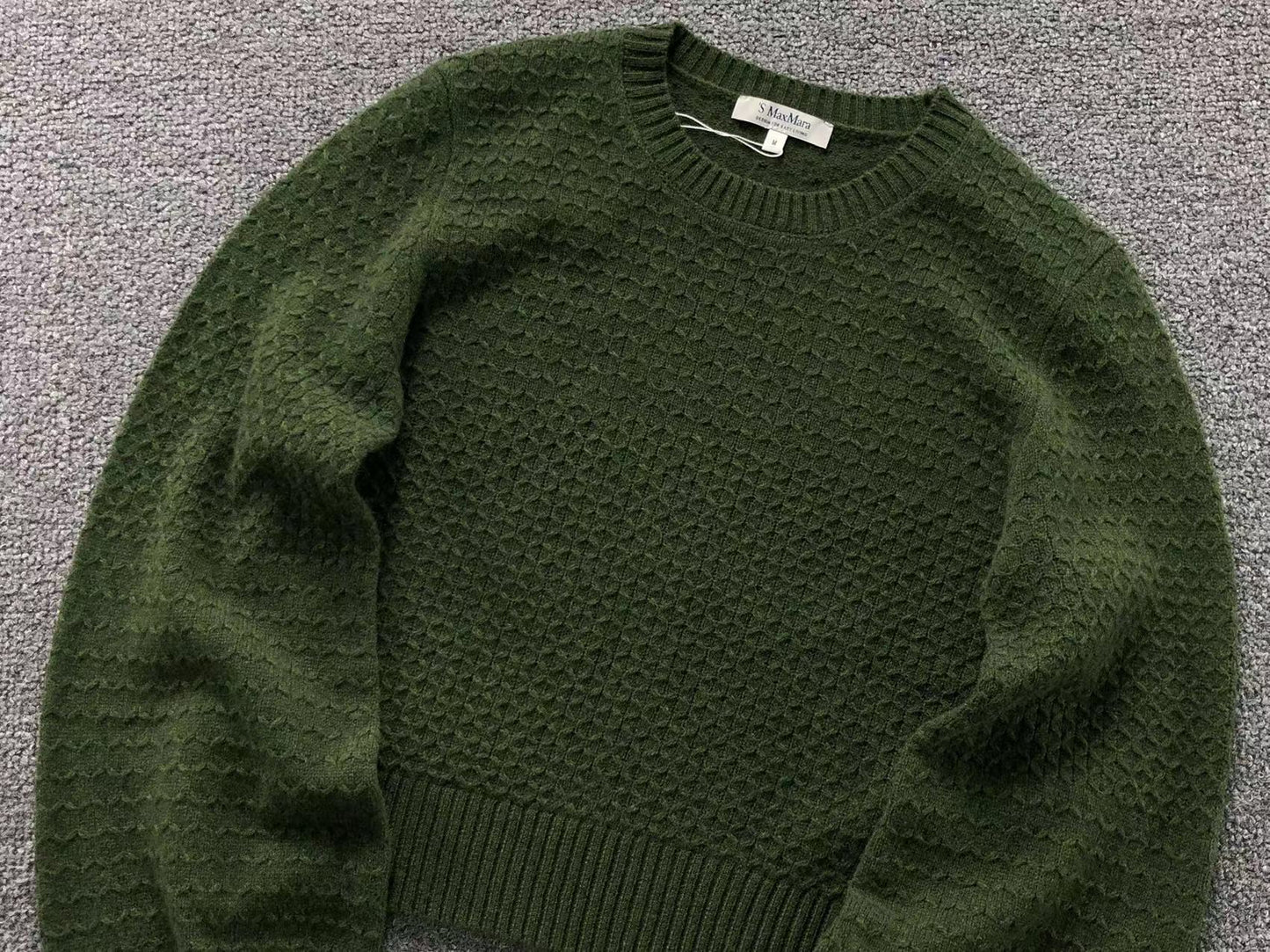 M - SWEATER