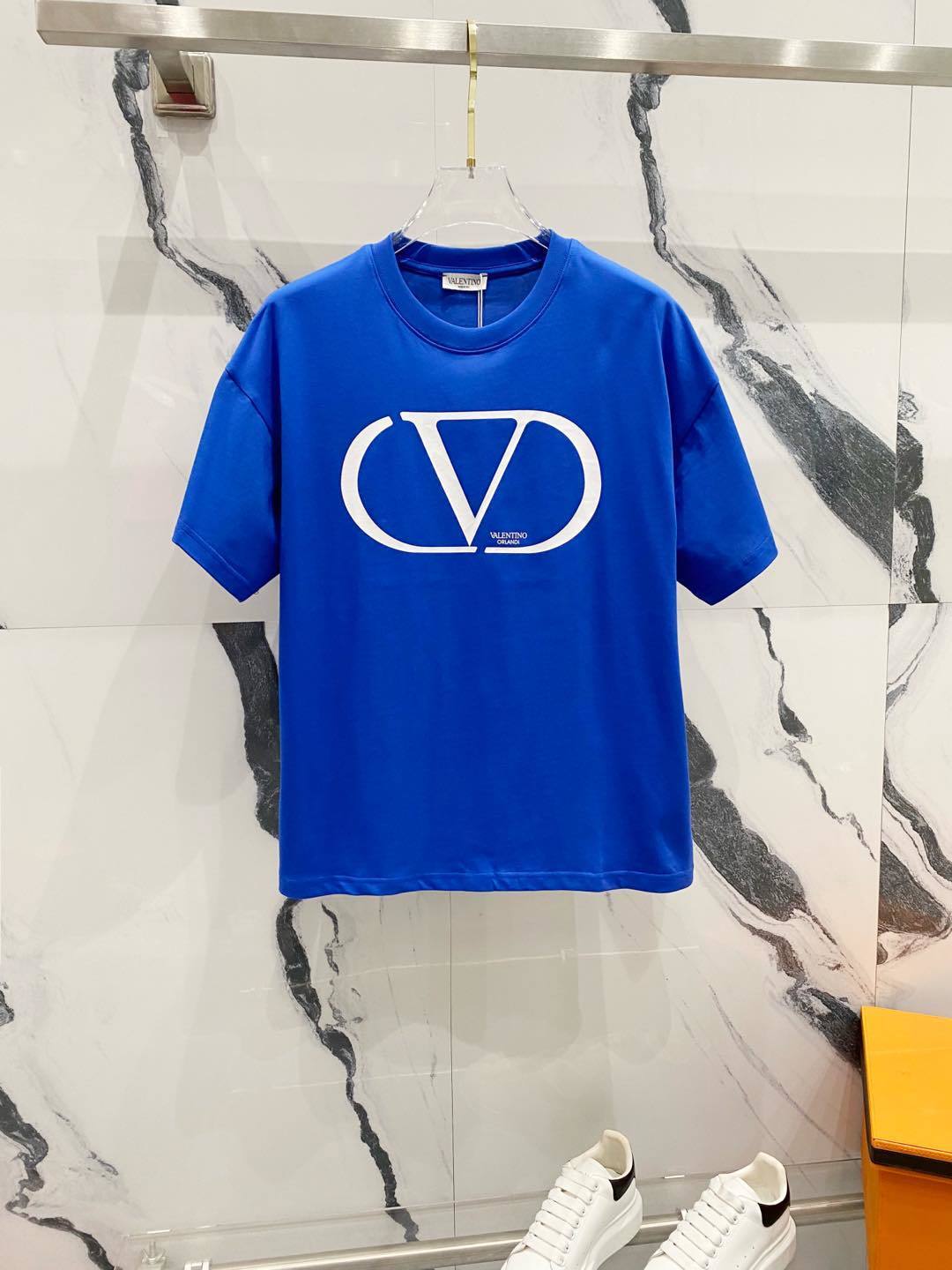 V - TSHIRT