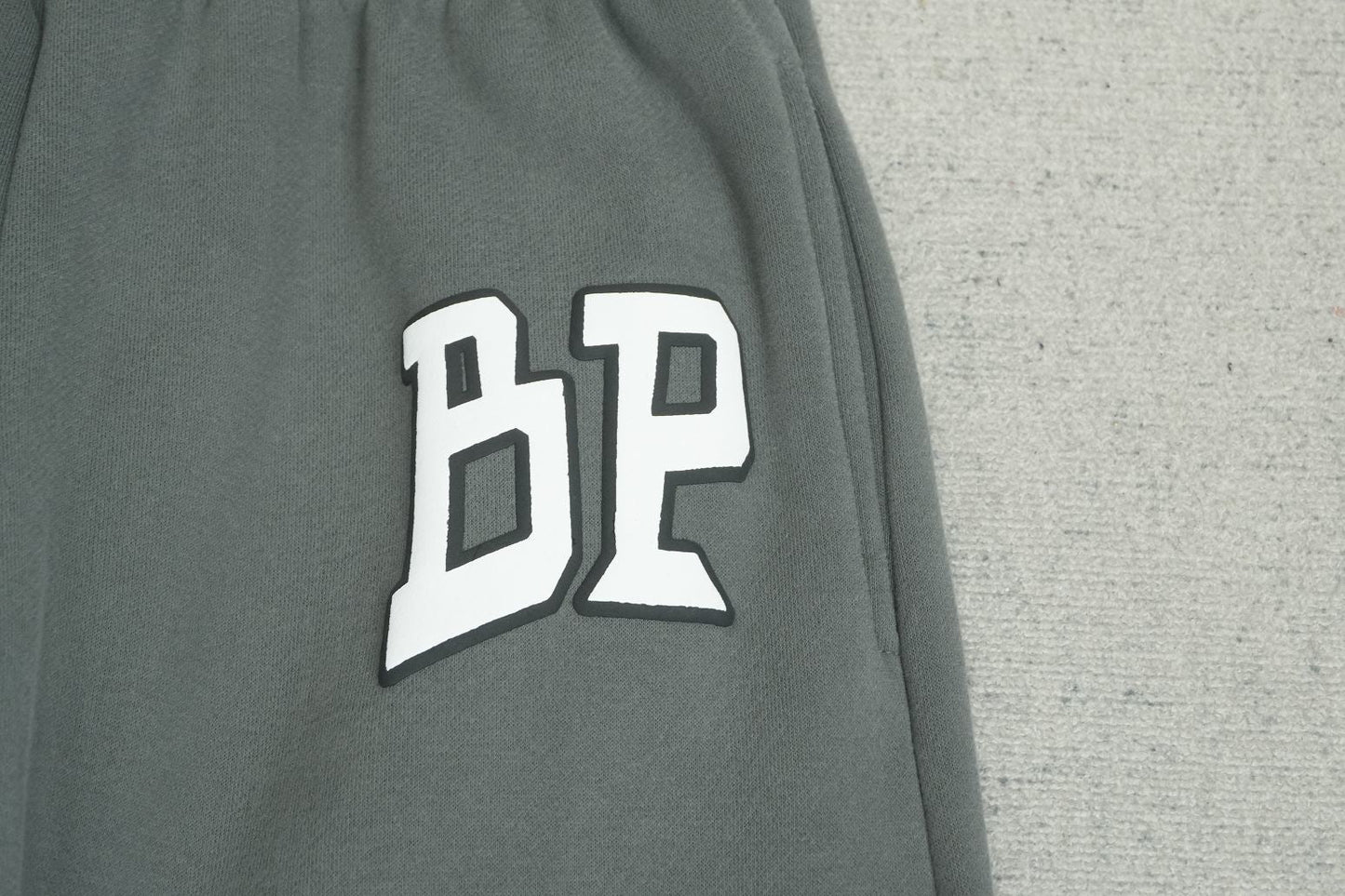 B - SWEATPANTS