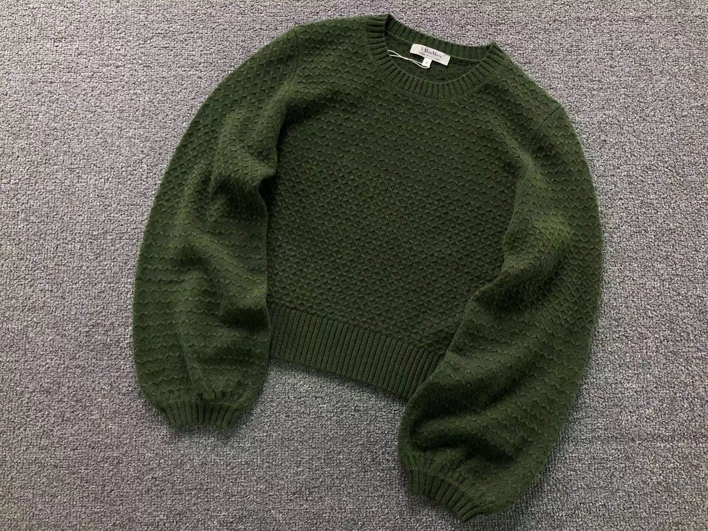 M - SWEATER