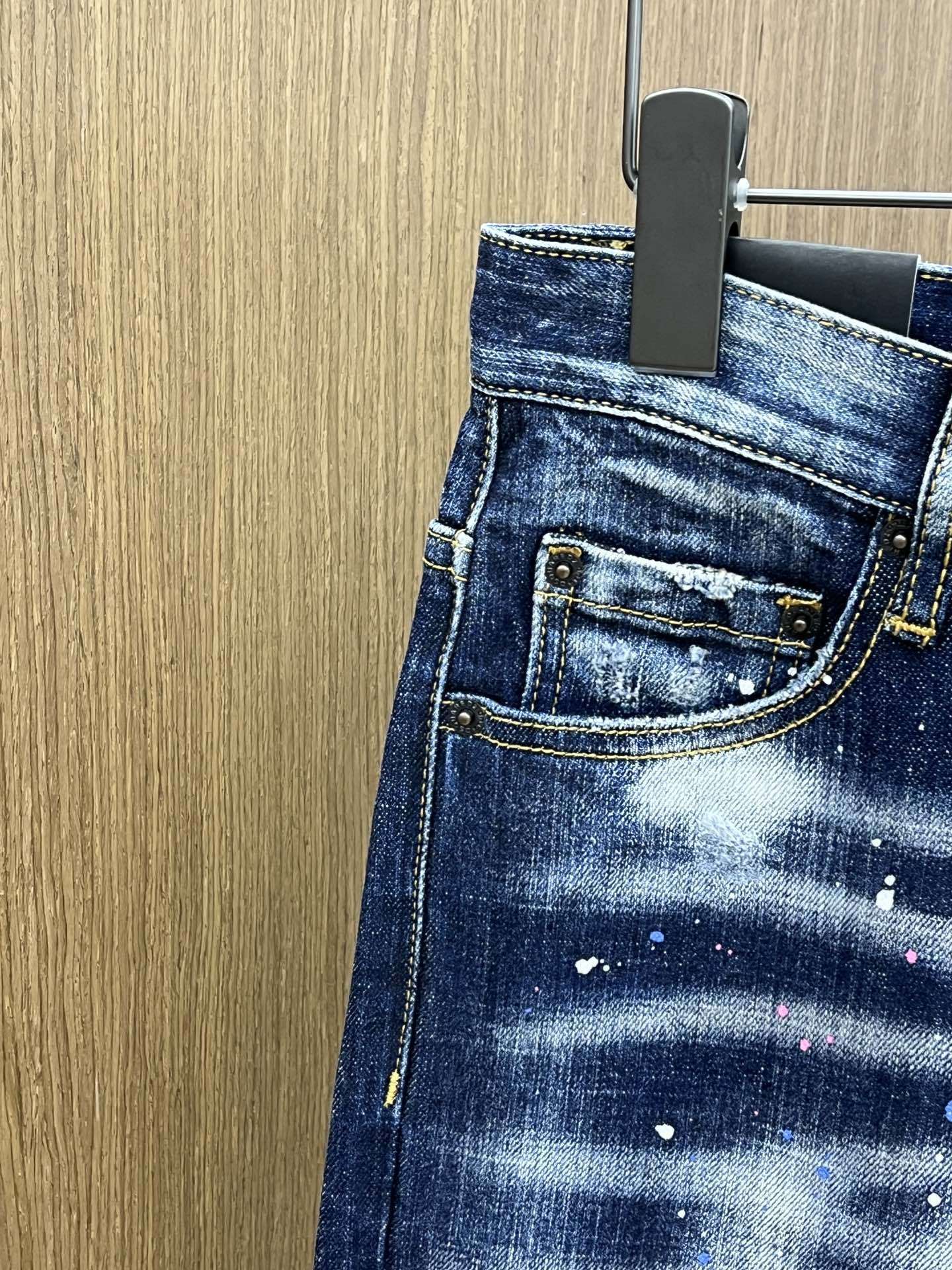 D - JEANS