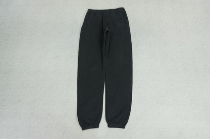 S - SWEATPANTS