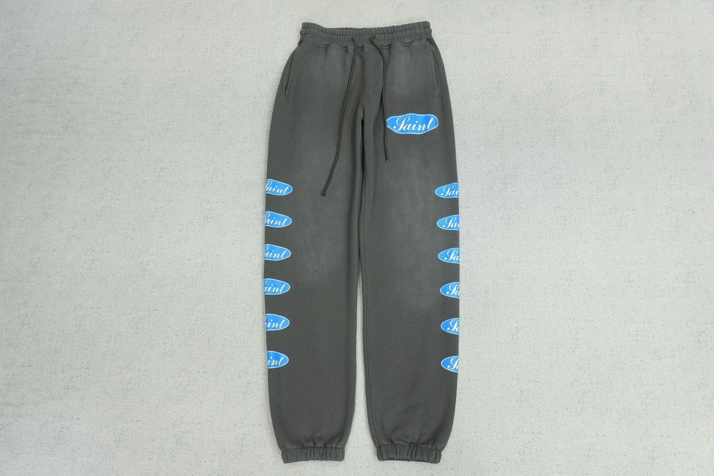 S - SWEATPANTS