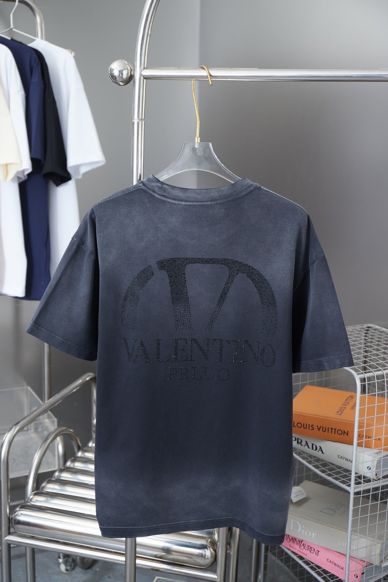 V - TSHIRT