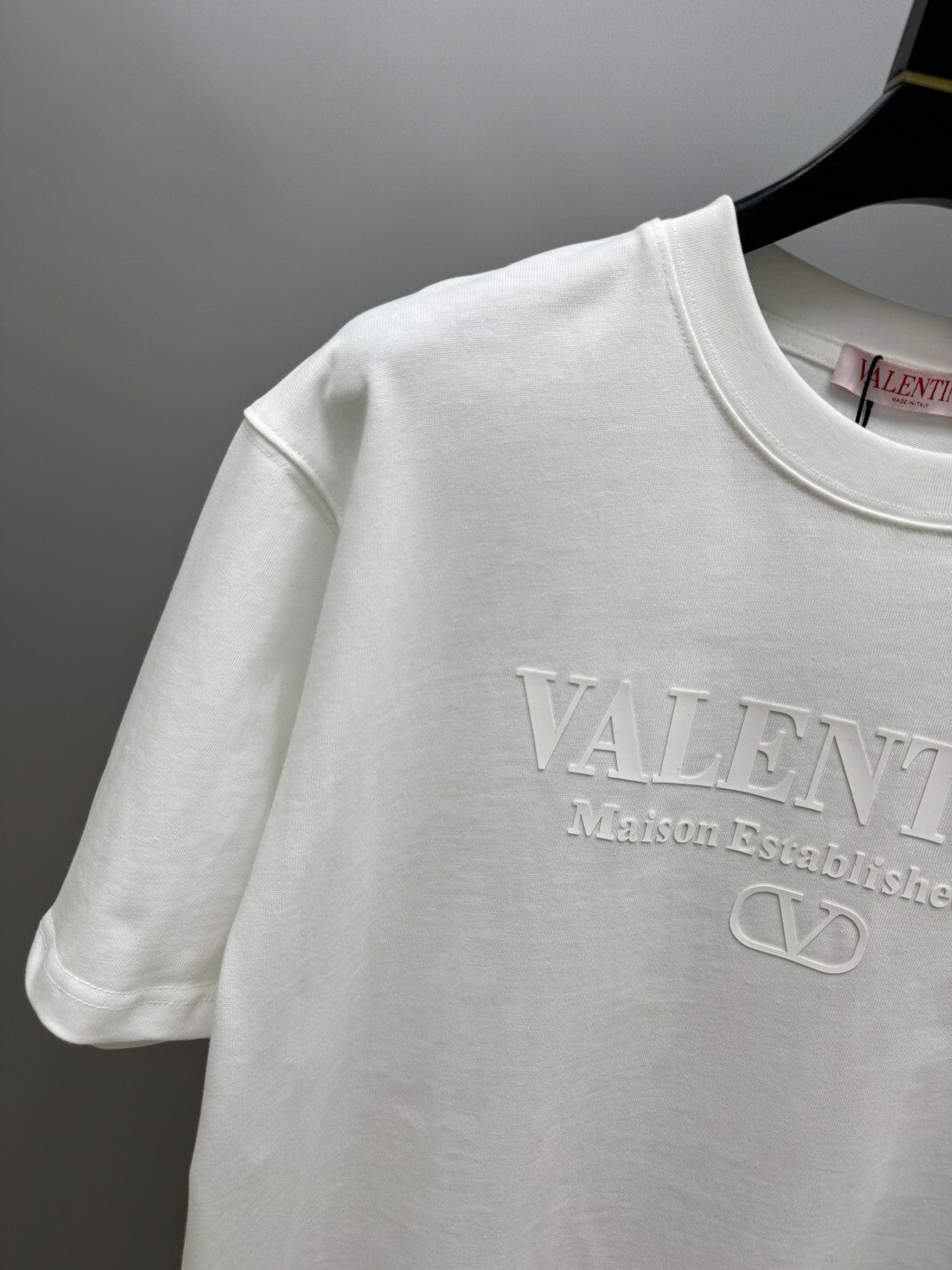 V - TSHIRT