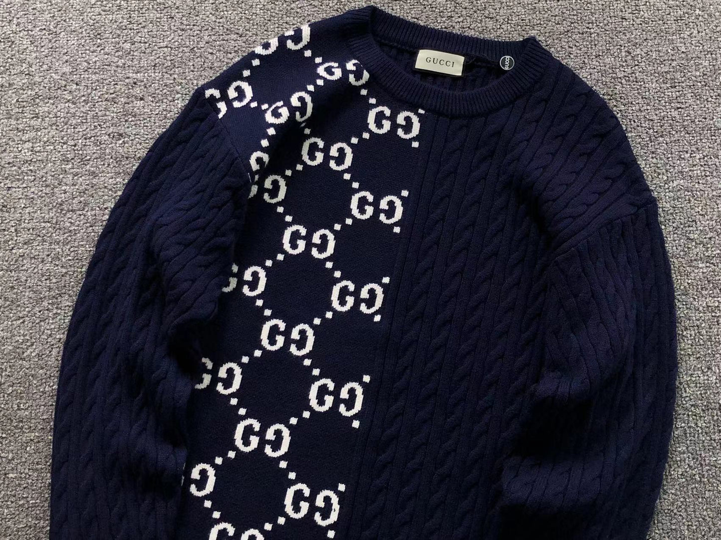 GG - SWEATER