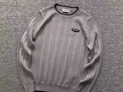 M - SWEATER