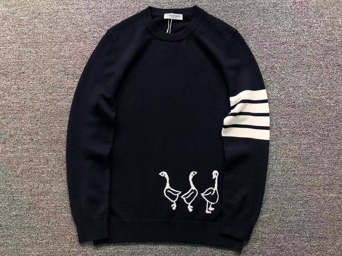 T - SWEATER