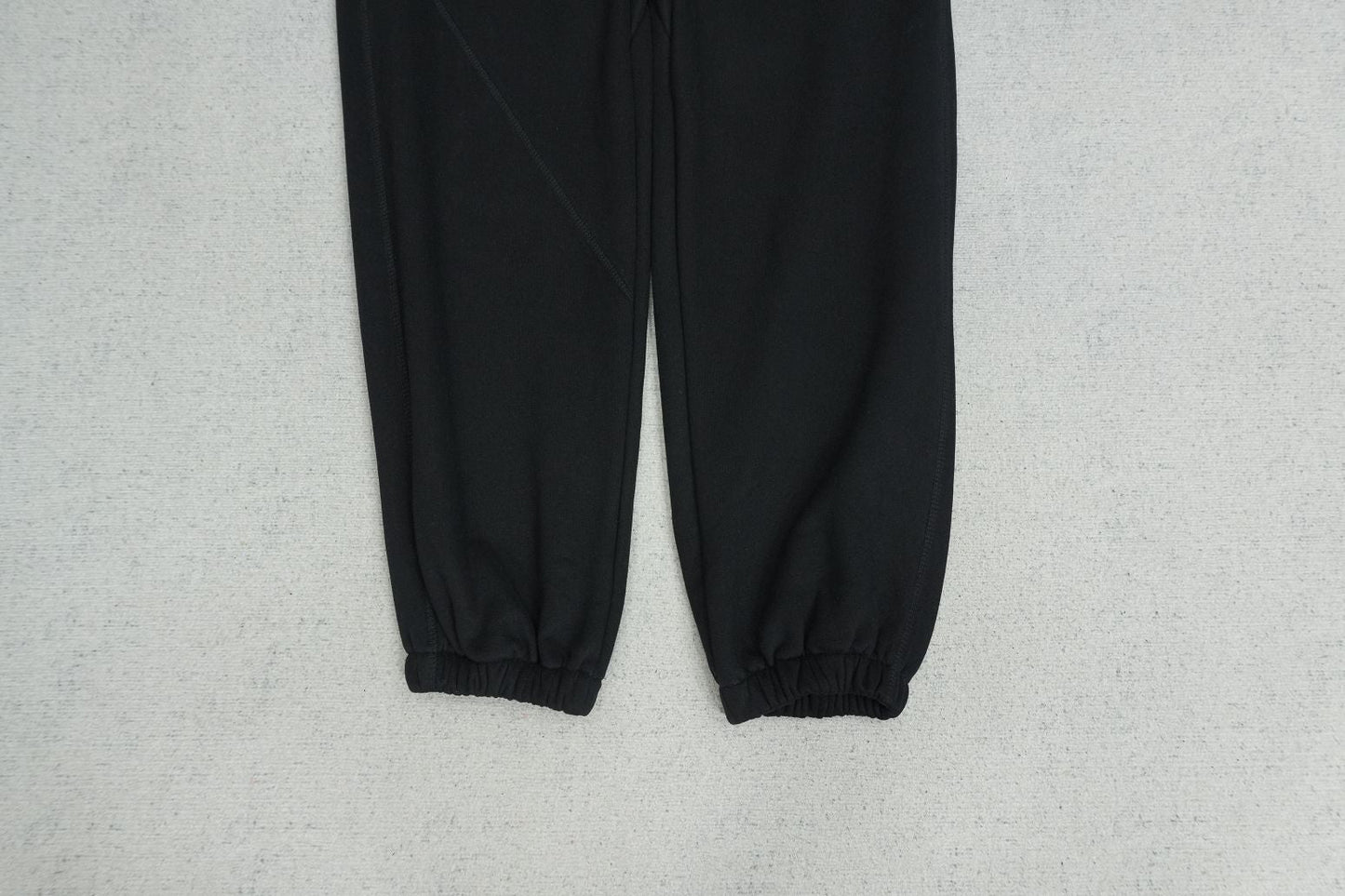C - SWEATPANTS