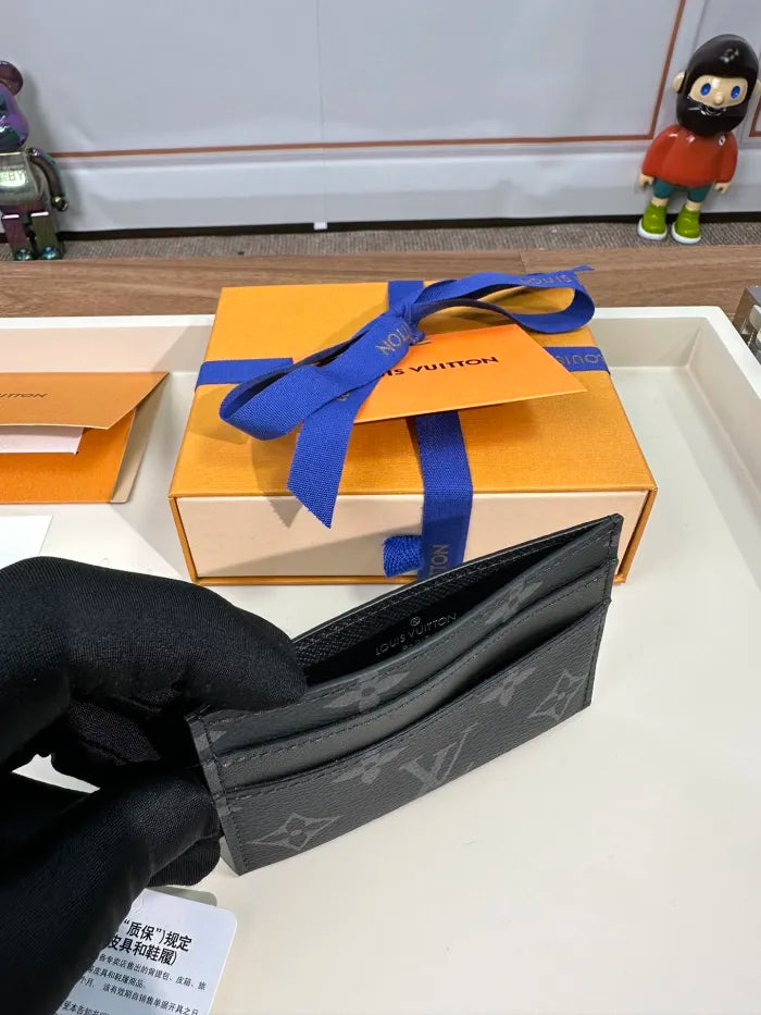 LOUIS V - CARDHOLDER