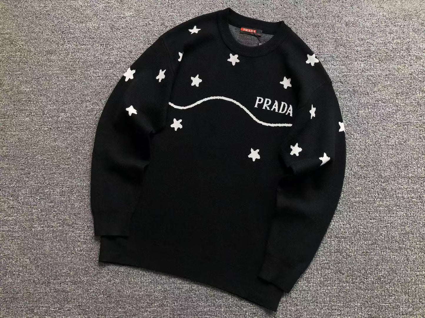 P - SWEATER