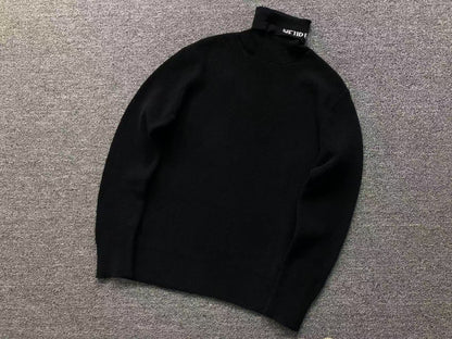 W - SWEATER